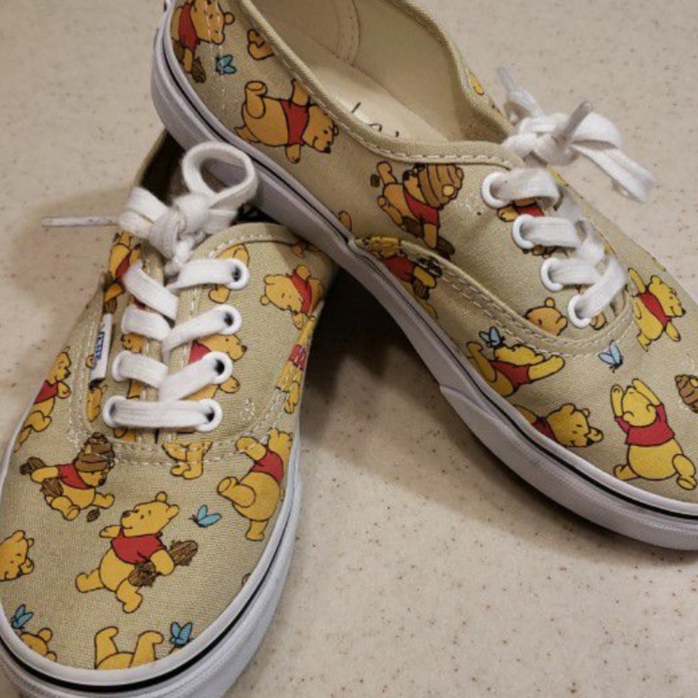 Vans off the wall Winnie the Pooh canvas shoes